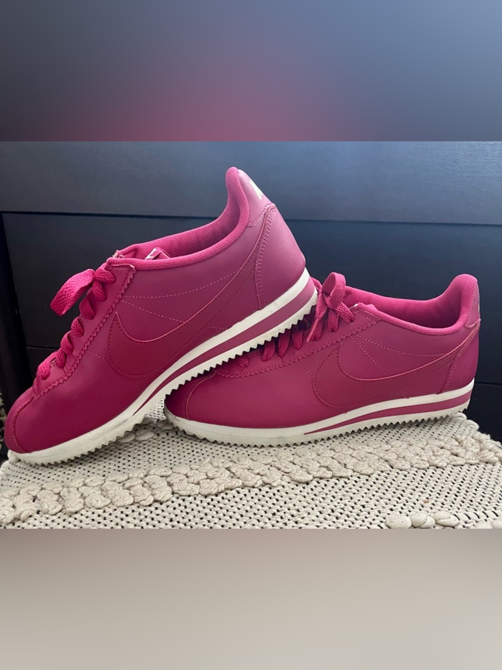 Nike Rare Classic Cortez Leather Women’s SZ.9 - Wild Cherry Noble Red - Picture 2 of 7